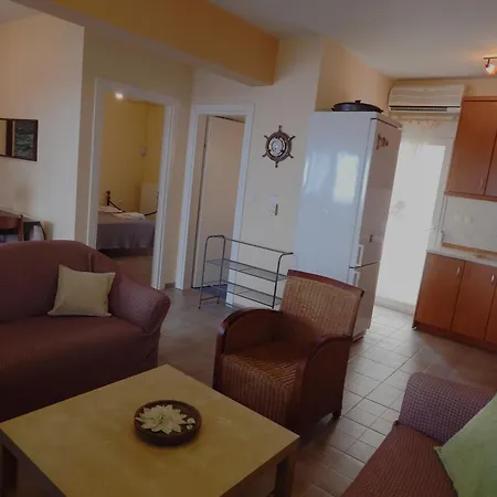Apartment Tzelepis House In *