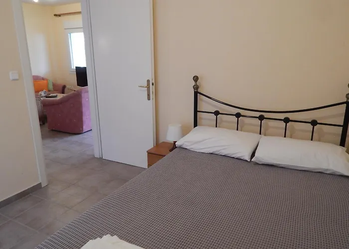 Tzelepis House In *